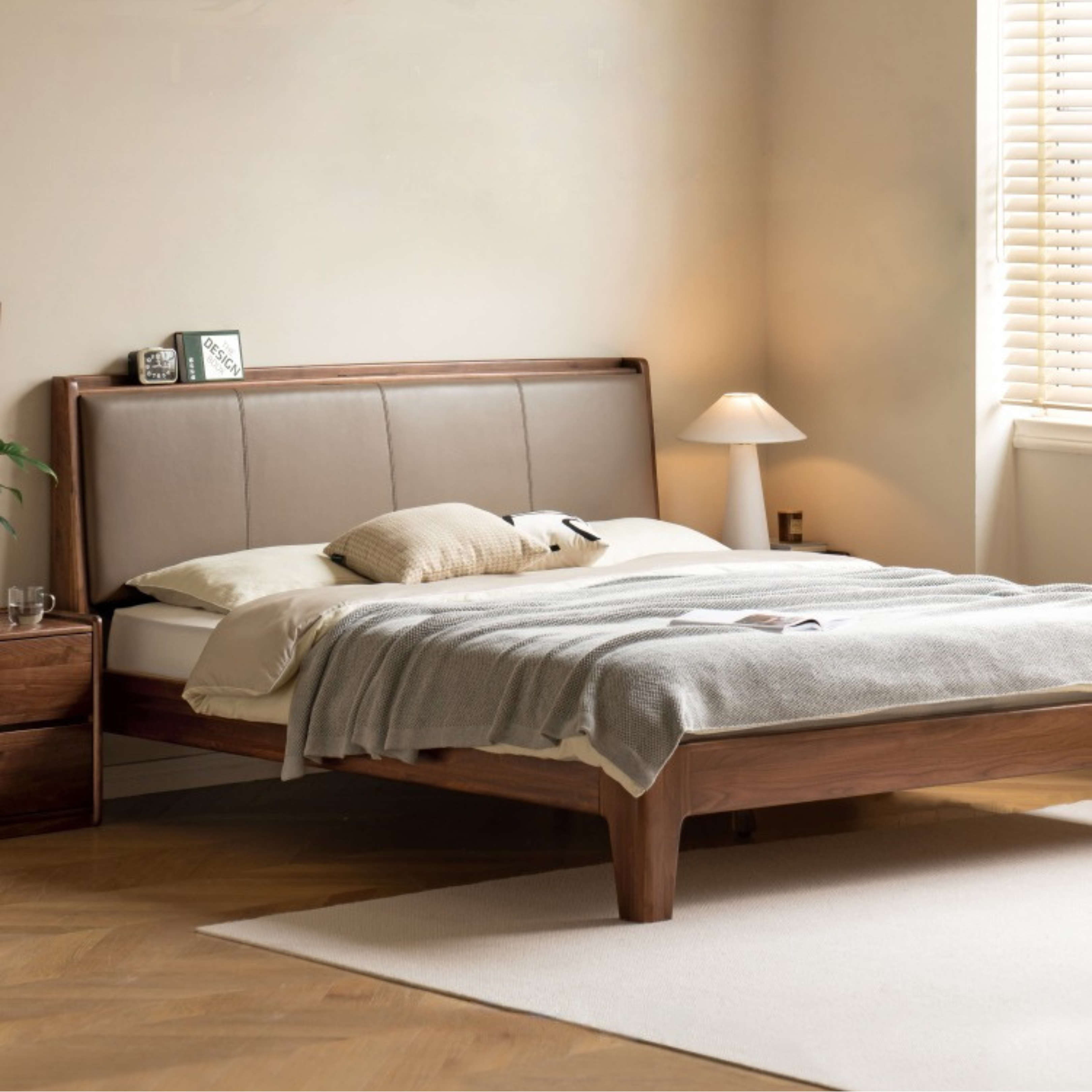 Black Walnut Solid Wood Top Layer Cowhide