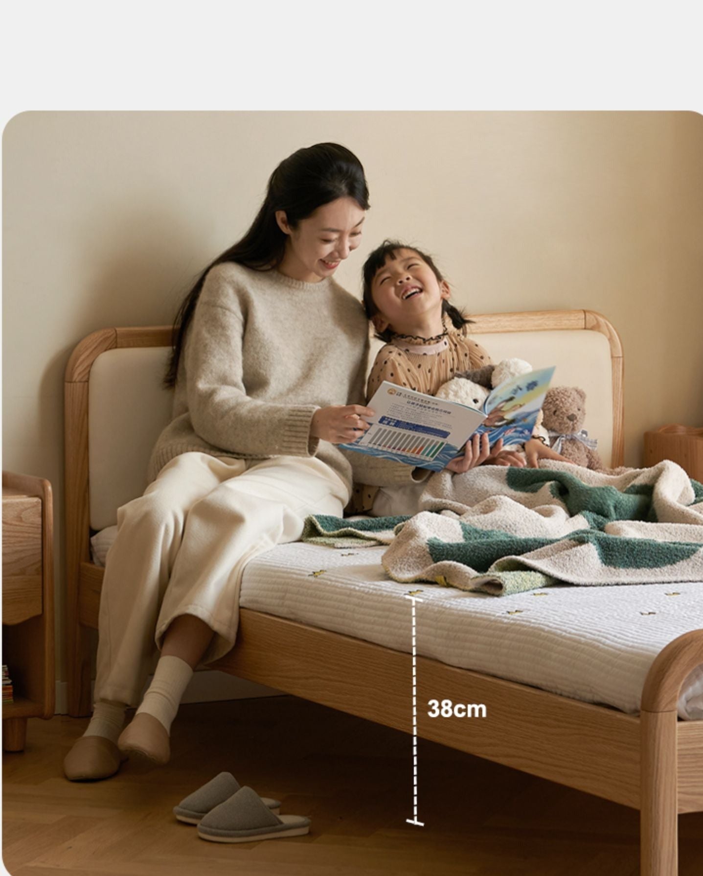 Oak solid wood children's bed with organic leather<