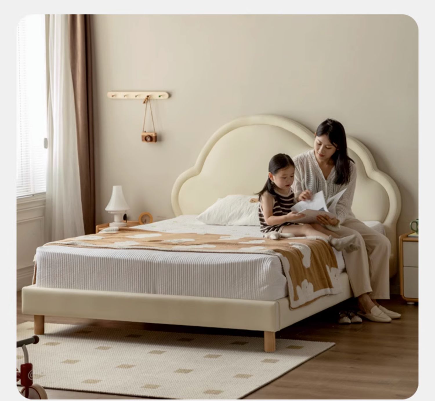 Сream style Organic Leather kid's Cloud Bed<