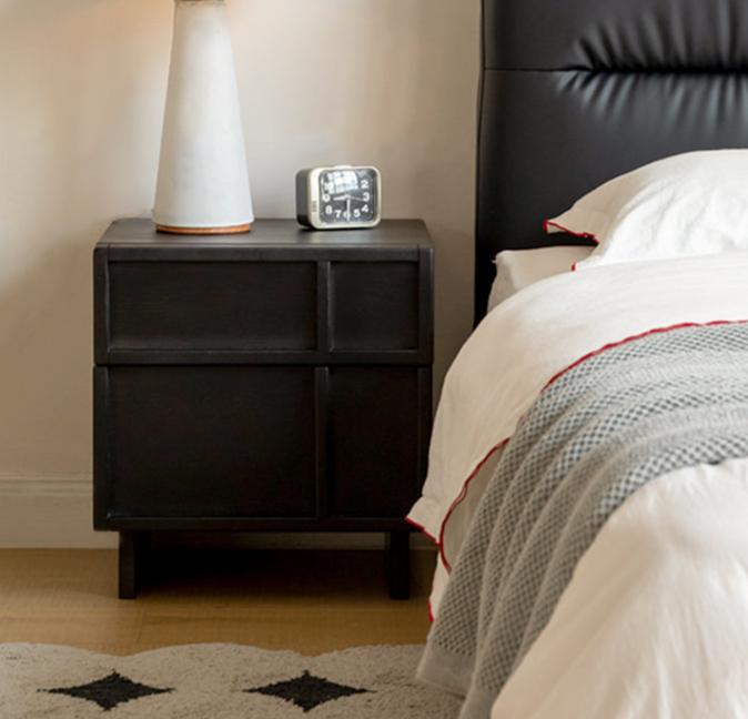 Oak Solid Wood Modern Black Storage Nightstand