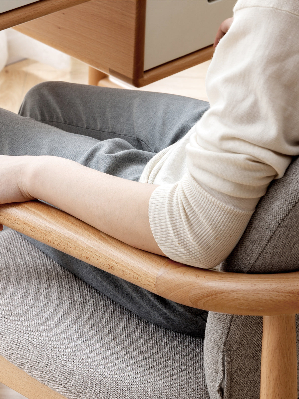 Beech Solid Wood Armchair Nordic)