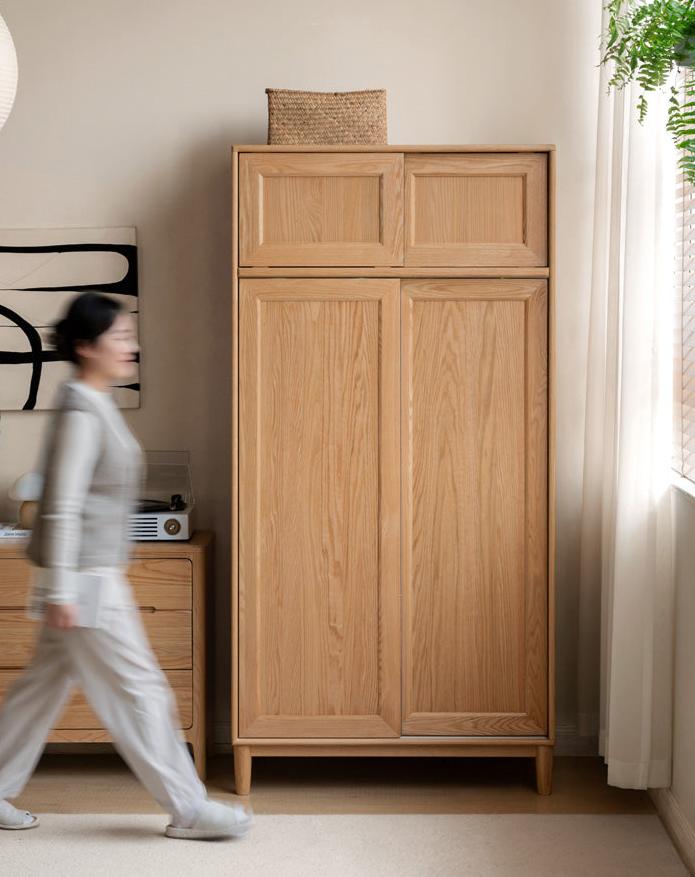 Oak Solid Wood Sliding Door Wardrobe.