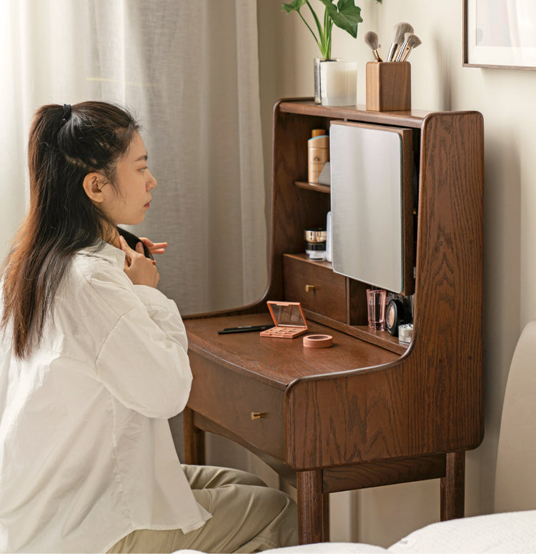 Oak Solid Wood Nordic Vanity Table.