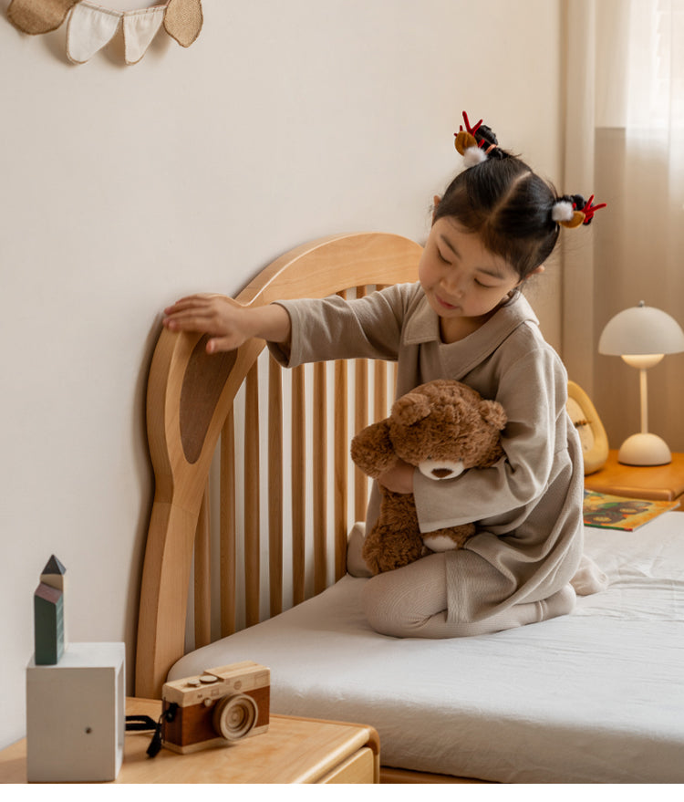 Beech Solid Wood Cartoon Bear Children's Bed