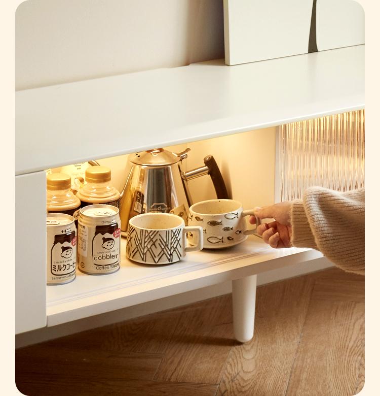 Solid RubberWood Light Luxury Modern TV Cabinet.