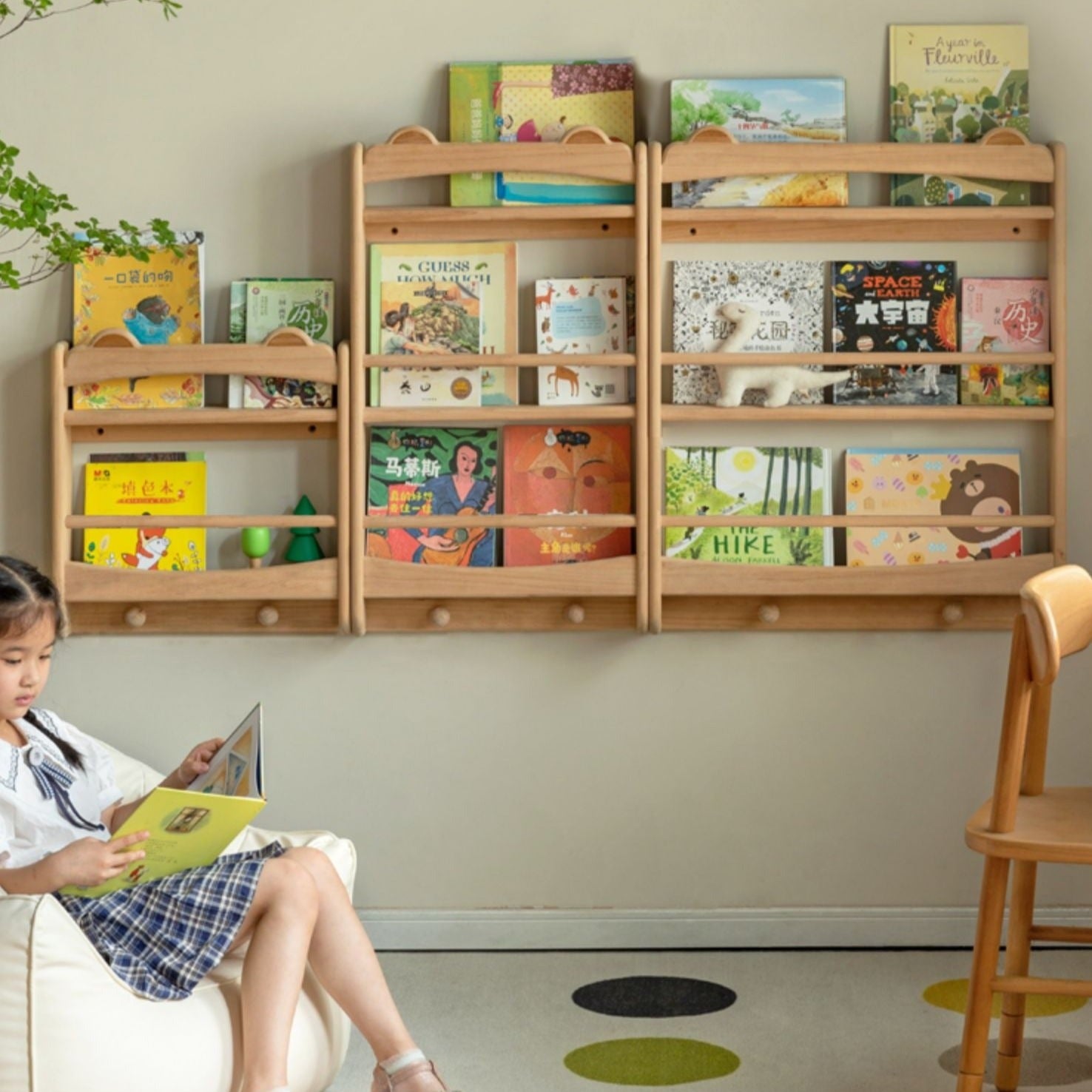 Beech Solid Wood Cute Bear Wall-Mounted Bookshelf Display Shelf