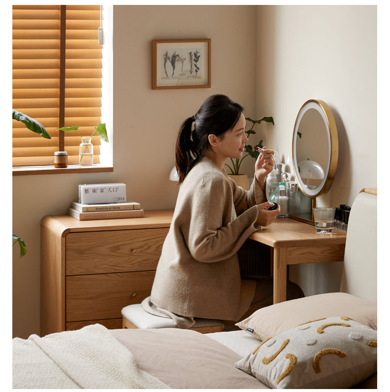 Oak Solid Wood Retractable Dressing Table.