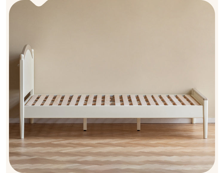 Rubber wood Cream Style Children's Bed White<