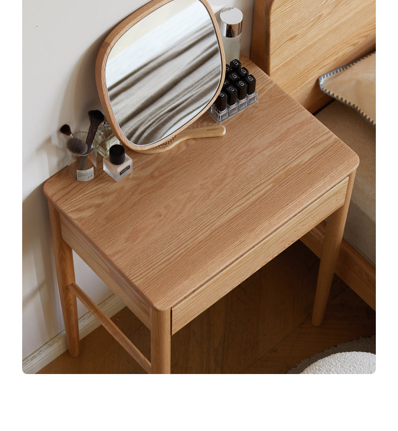Oak Solid Wood Simple Dressing Table.