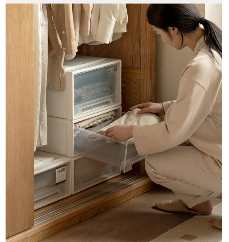 Oak Solid Wood Sliding Door Wardrobe.