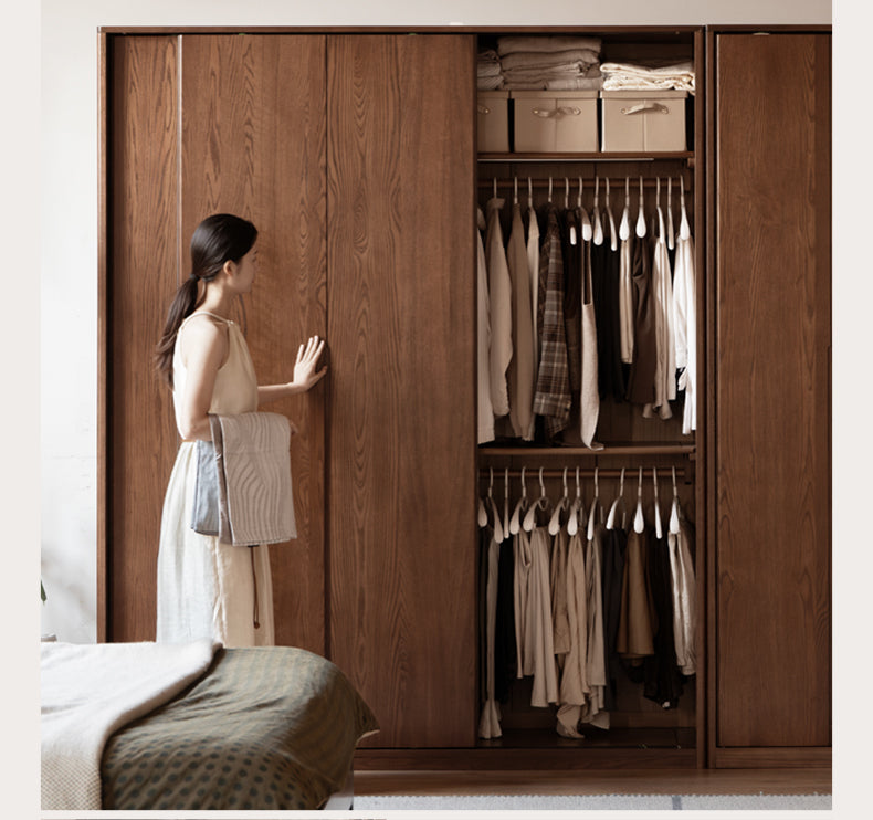 Oak Solid Wood Modern Style Wardrobe