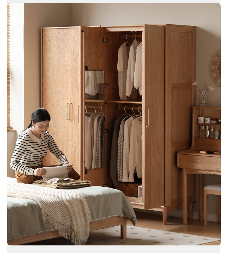 Oak Solid Wood Double Door Wardrobe.