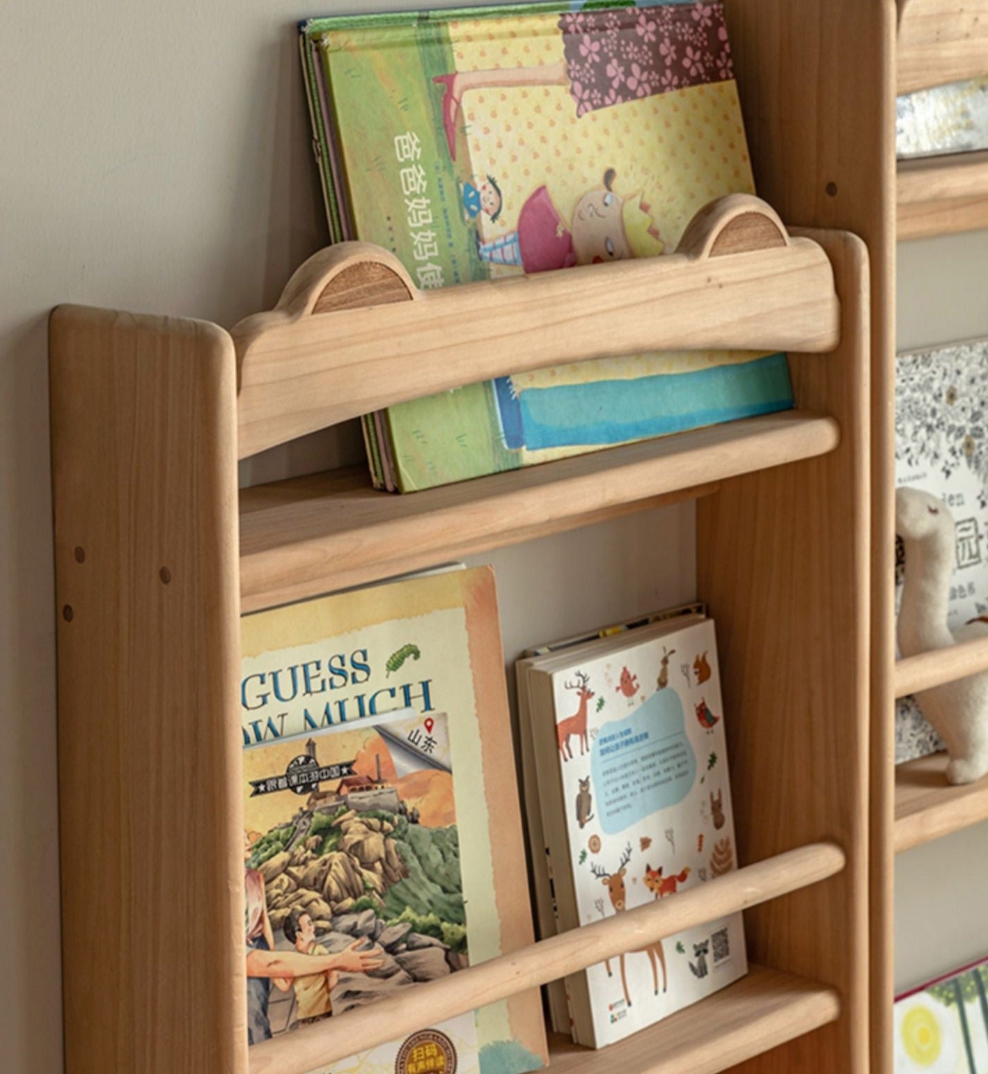 Beech Solid Wood Cute Bear Wall-Mounted Bookshelf Display Shelf