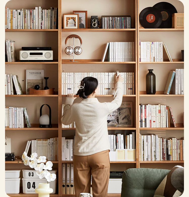 Rubber pure solid wood bookshelf floor-standing cabinet.