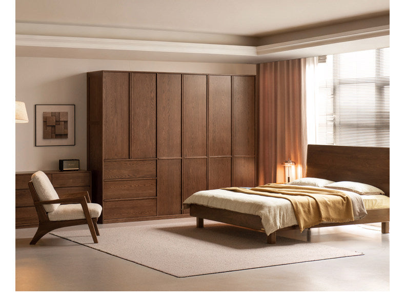 Oak Solid Wood Wardrobe with Modern Minimalist Design
