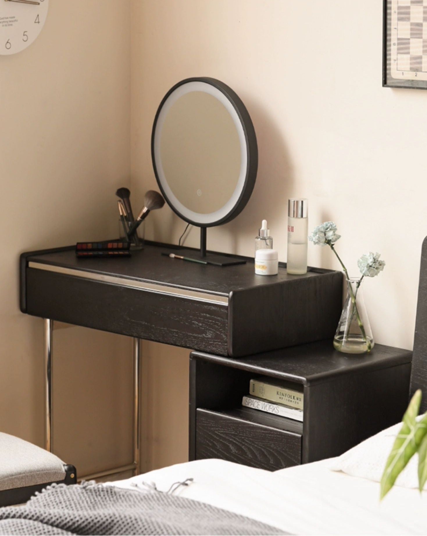 Oak Solid Wood Telescopic Dressing Table.