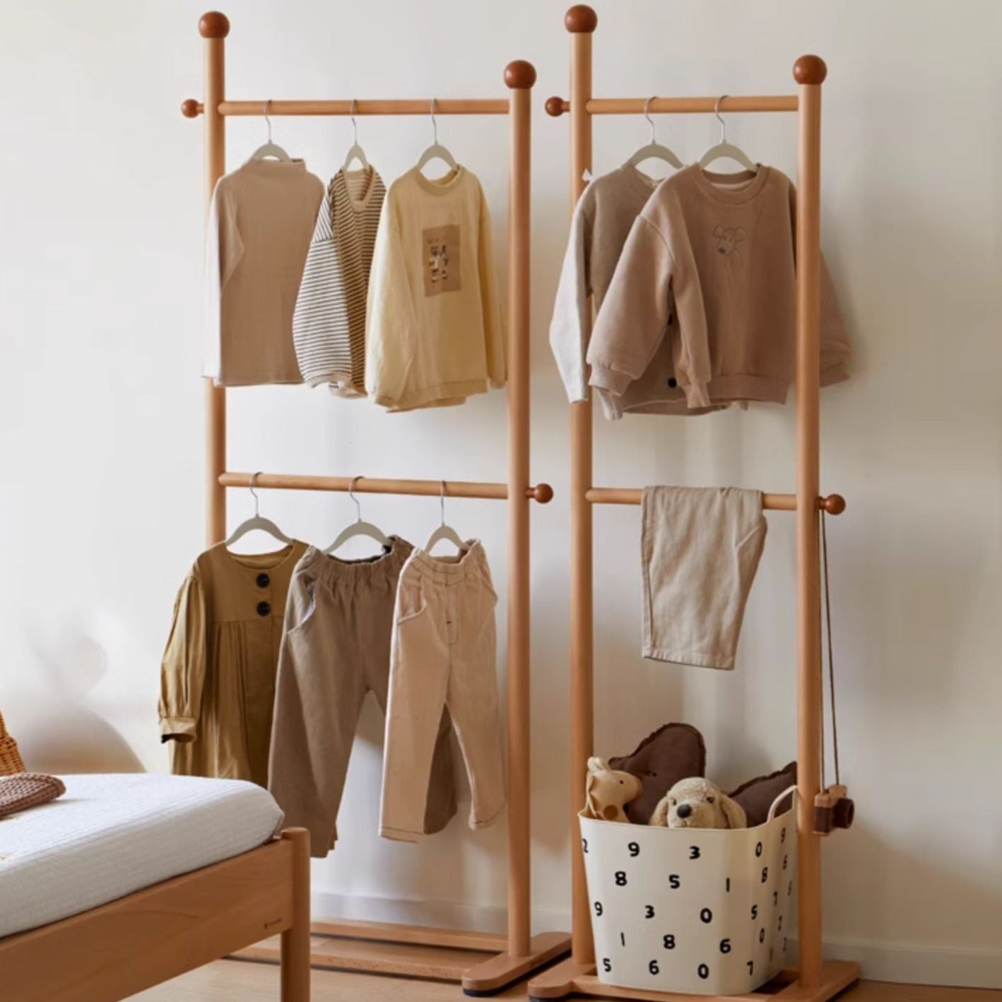Beech, Oak Solid Wood Coat Rack for Children's Bedroom Clothes Hanger