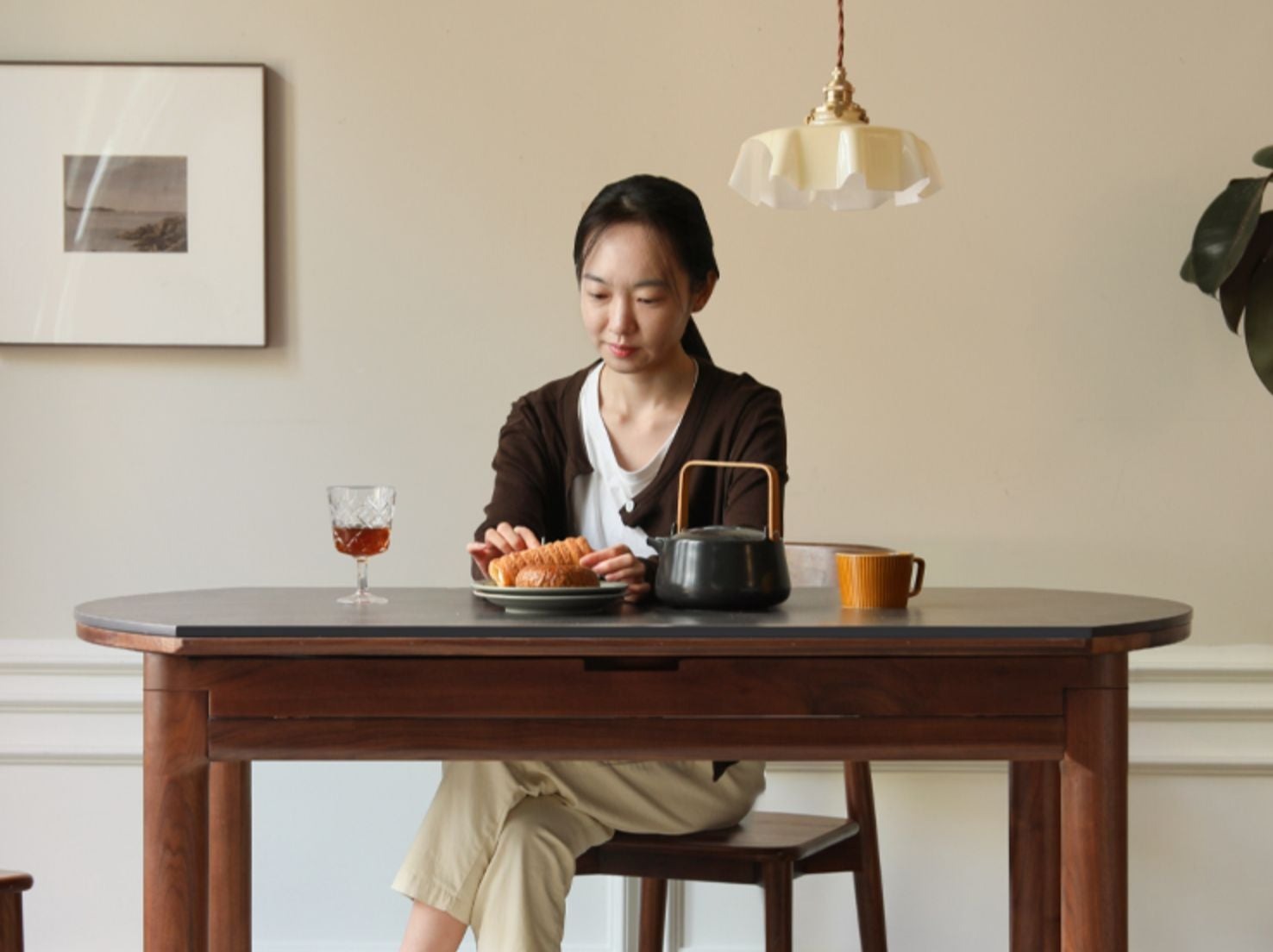 Black Walnut, Ash, Oak Solid Wood Folding Round Dining Table
