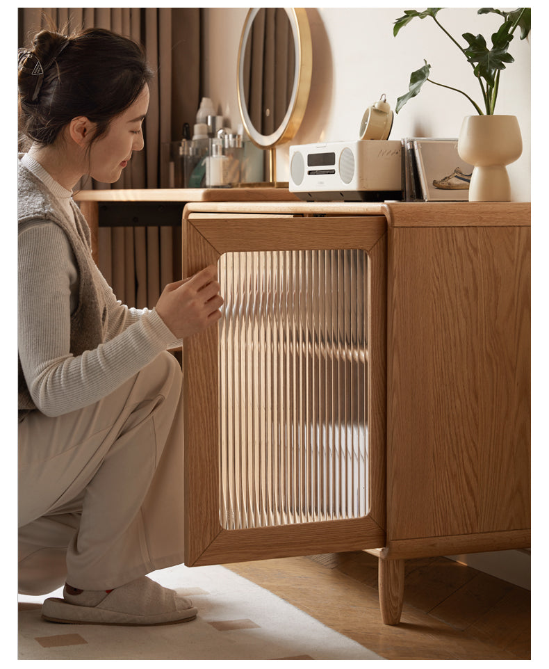 Oak Solid Wood Retractable Dressing Table.