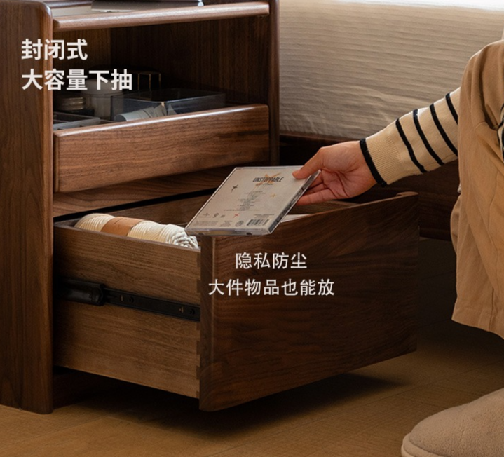 Black Walnut, Oak, Sandalwood Solid Wood Nightstand Socket, Lamp