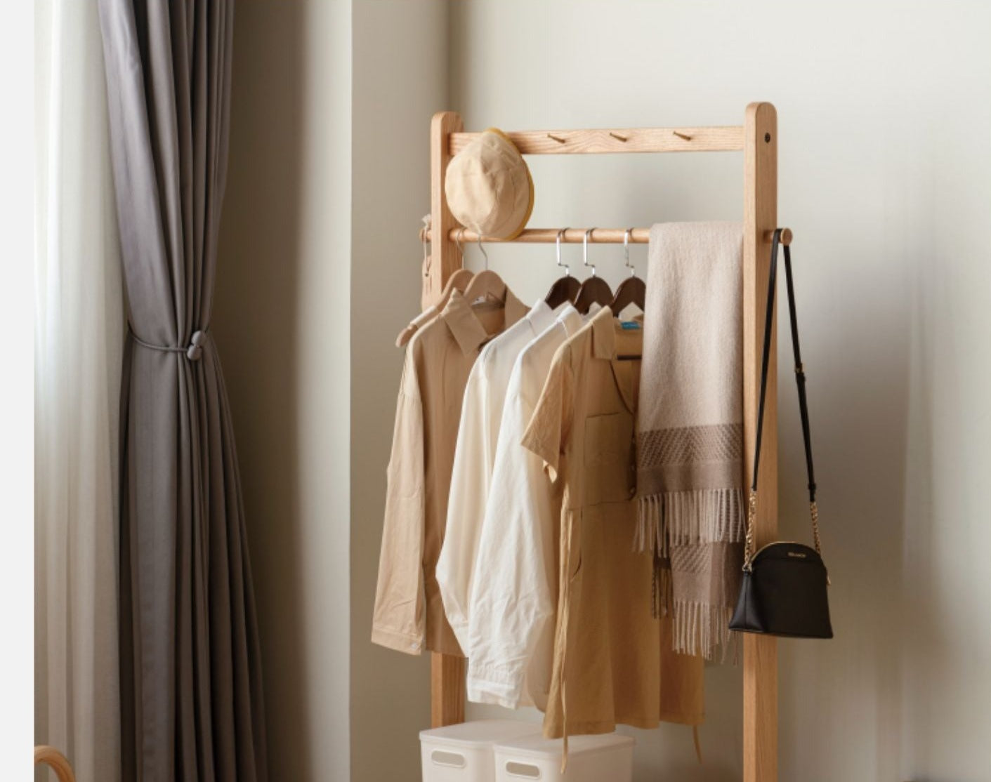 Oak Solid Wood Clothes Rack Hanger