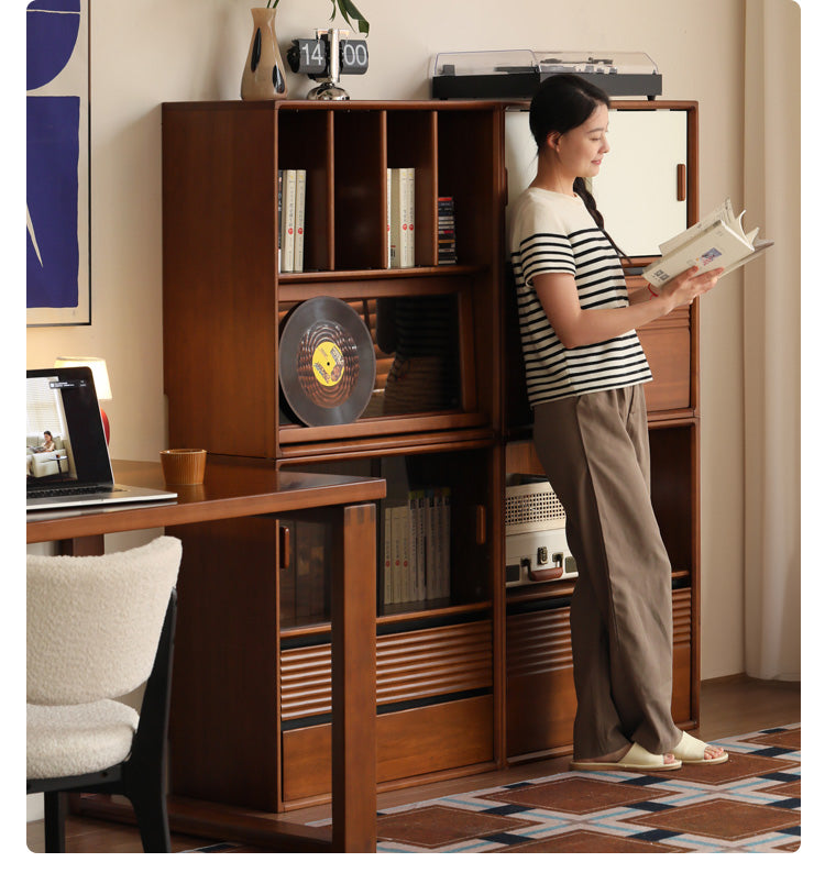 Poplar Solid Wood Antique Style Partition Bookcase