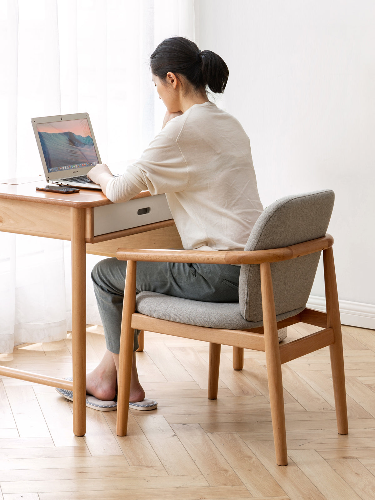 Beech Solid Wood Armchair Nordic)