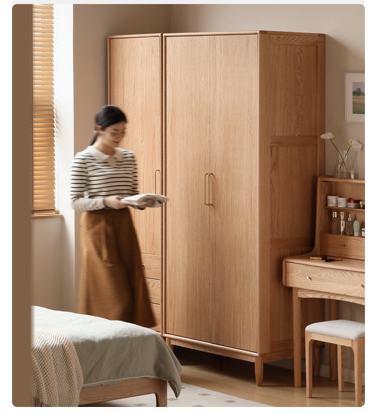 Oak Solid Wood Double Door Wardrobe.