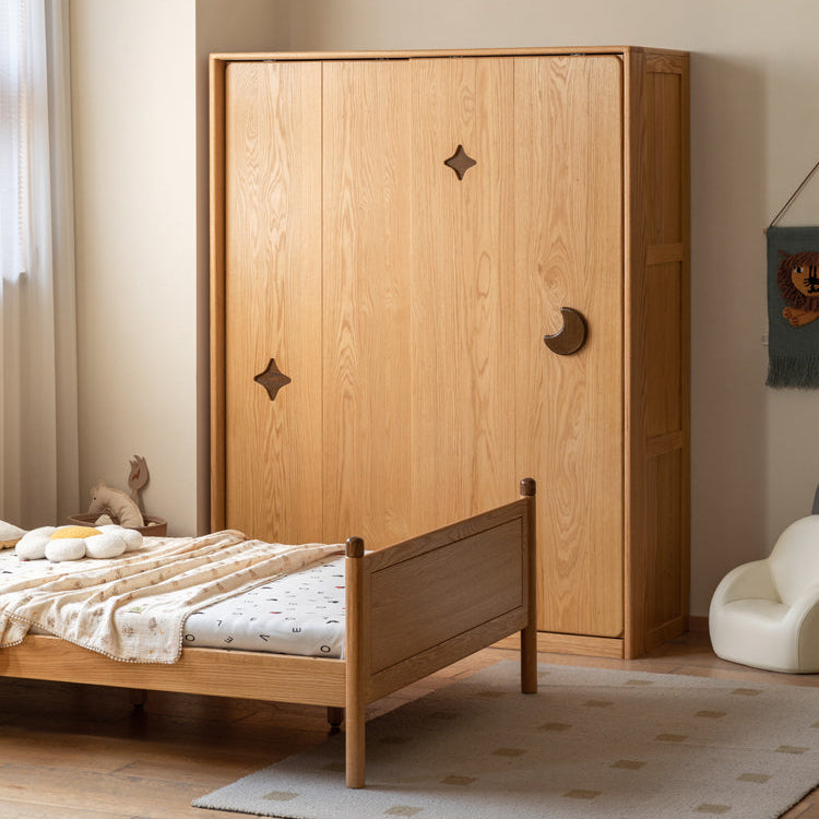Oak Solid Wood Children's Sliding Door Wardrobe.