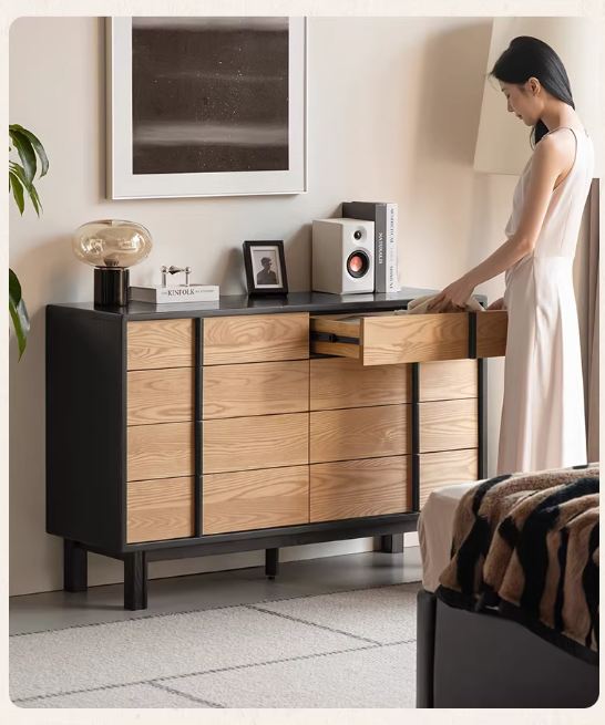 Ash Solid Wood Minimalist Chest of Drawers with Eight Drawers