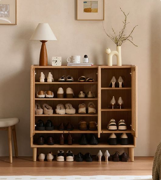 Oak Solid Wood Shoe Cabinet with Large Capacity and Vine Weaving Design