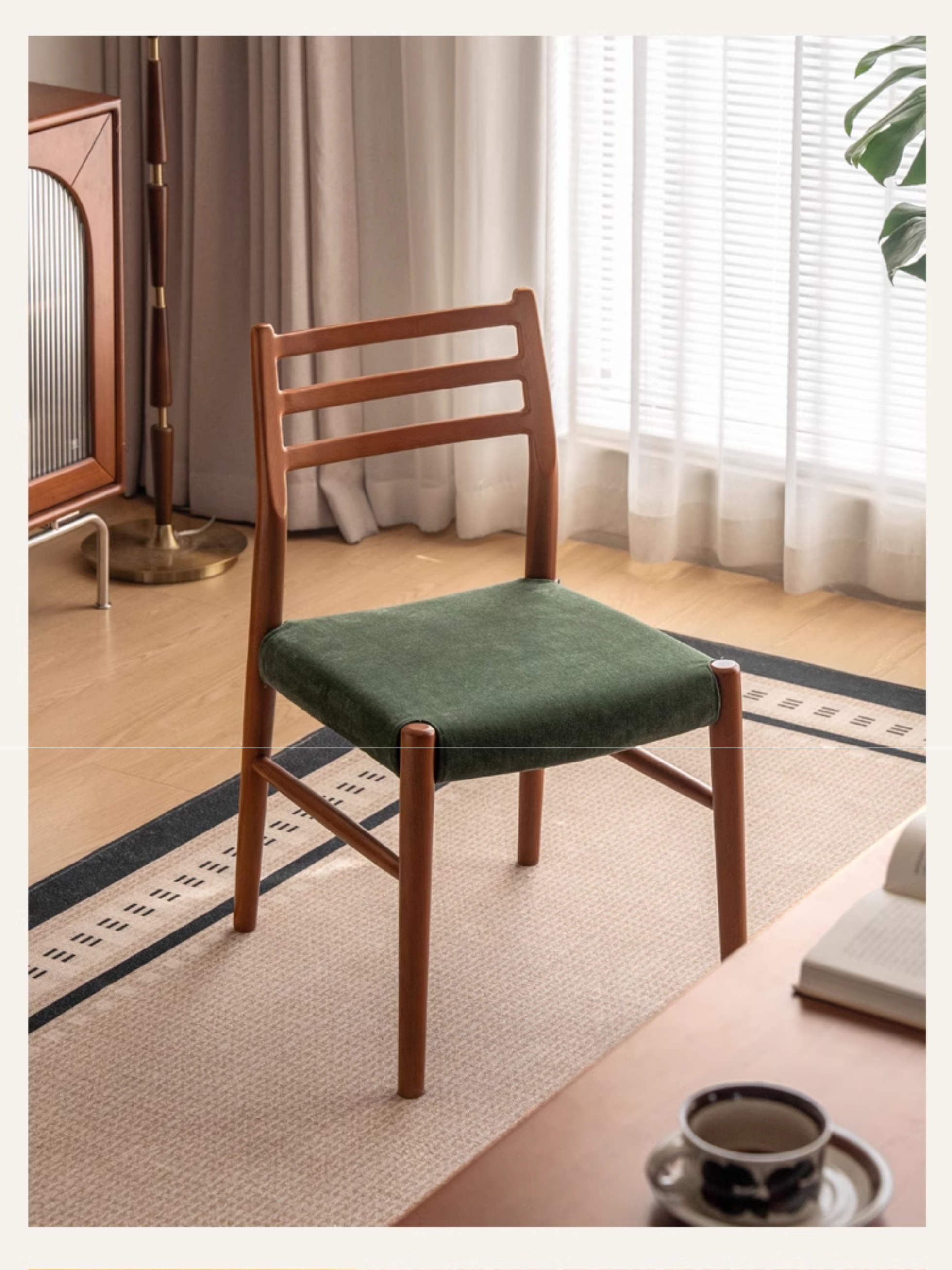 Set 4 pcs Beech Solid Wood Retro Style Dining Chair