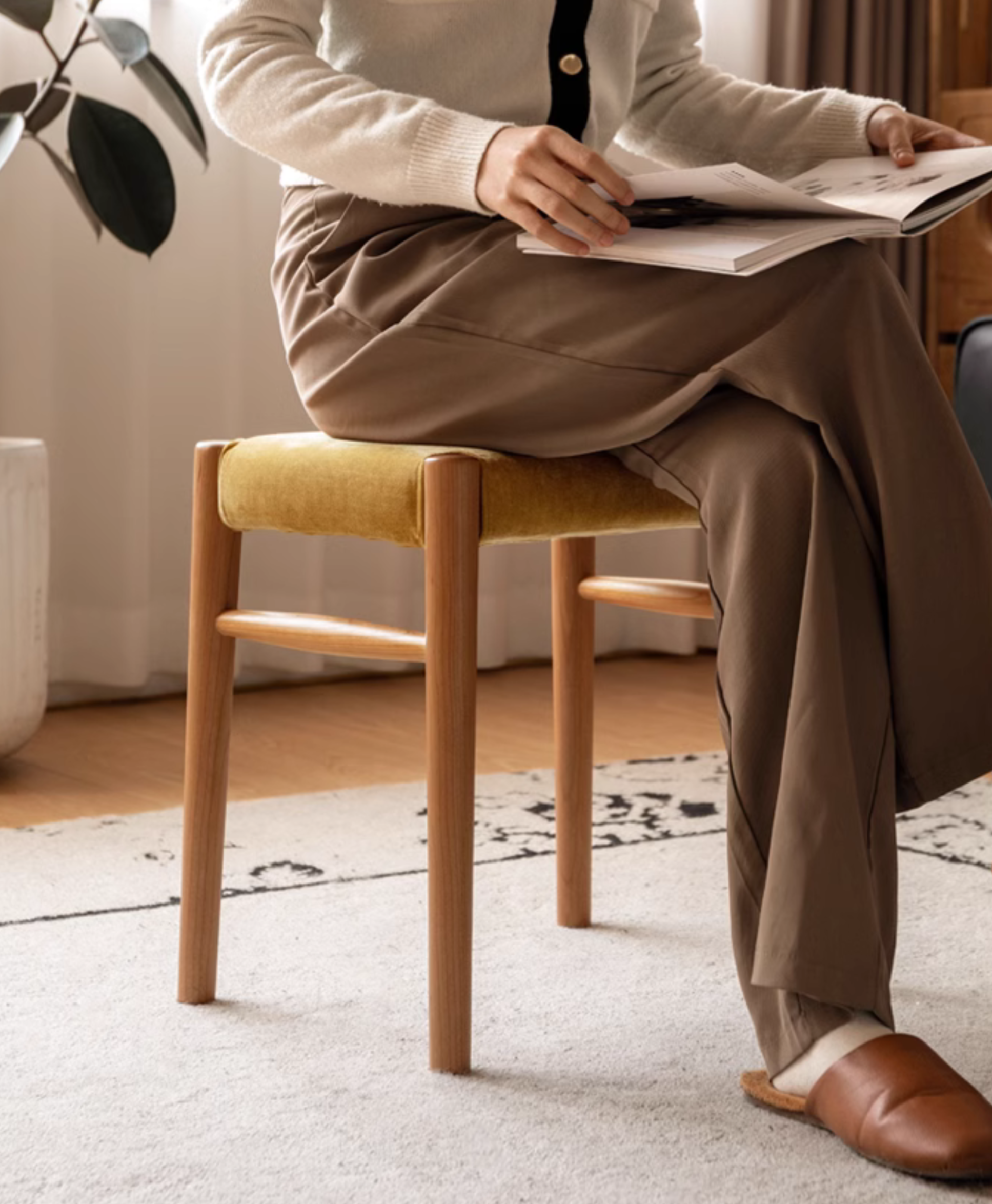 Oak Solid Wood Retro Makeup Stool