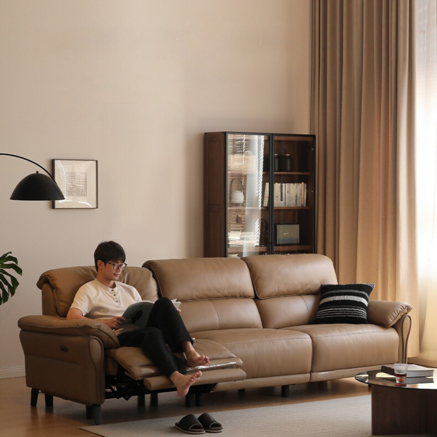 Leather Modern Simple Cowhide Down Sofa.