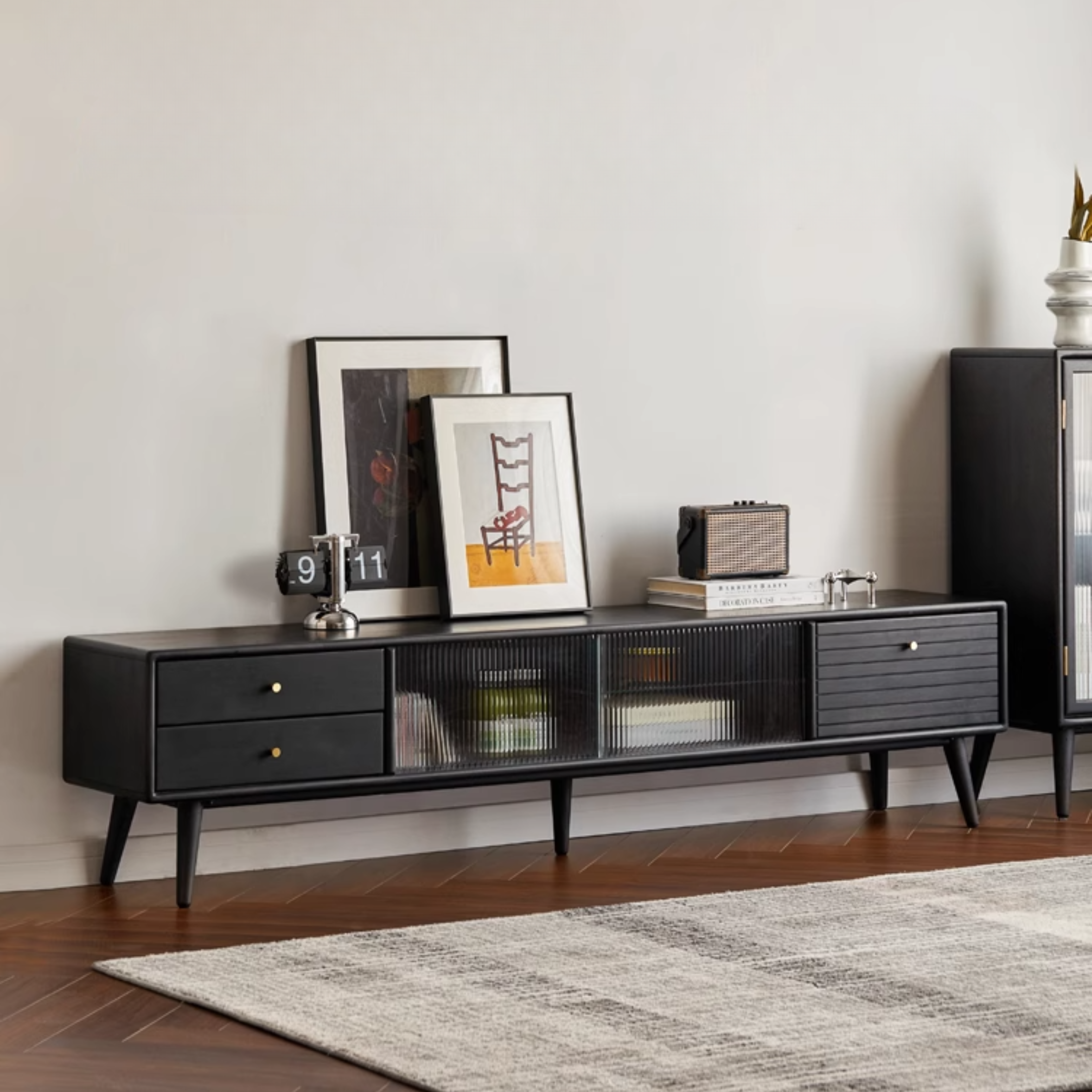 Rubber Solid wood Modern TV Cabinet.