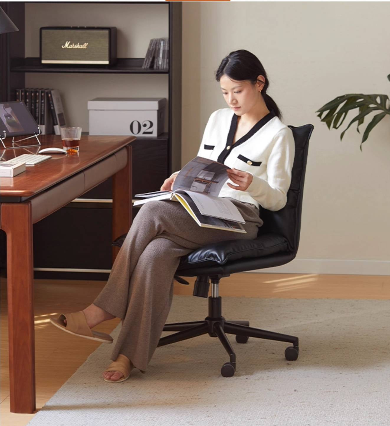 Leather Modern Simple Rotating Office Chair