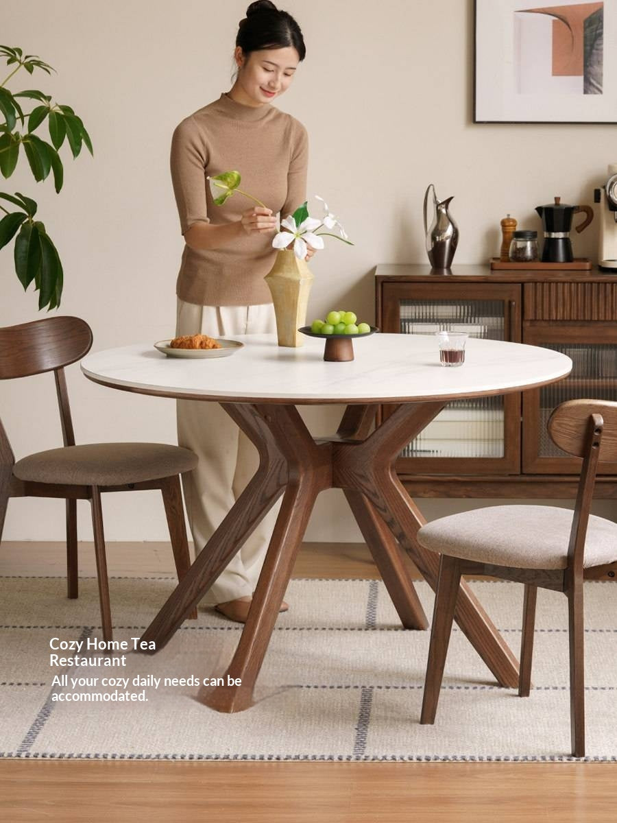 Oak Solid Wood Round Dining Table with Modern Minimalist Design