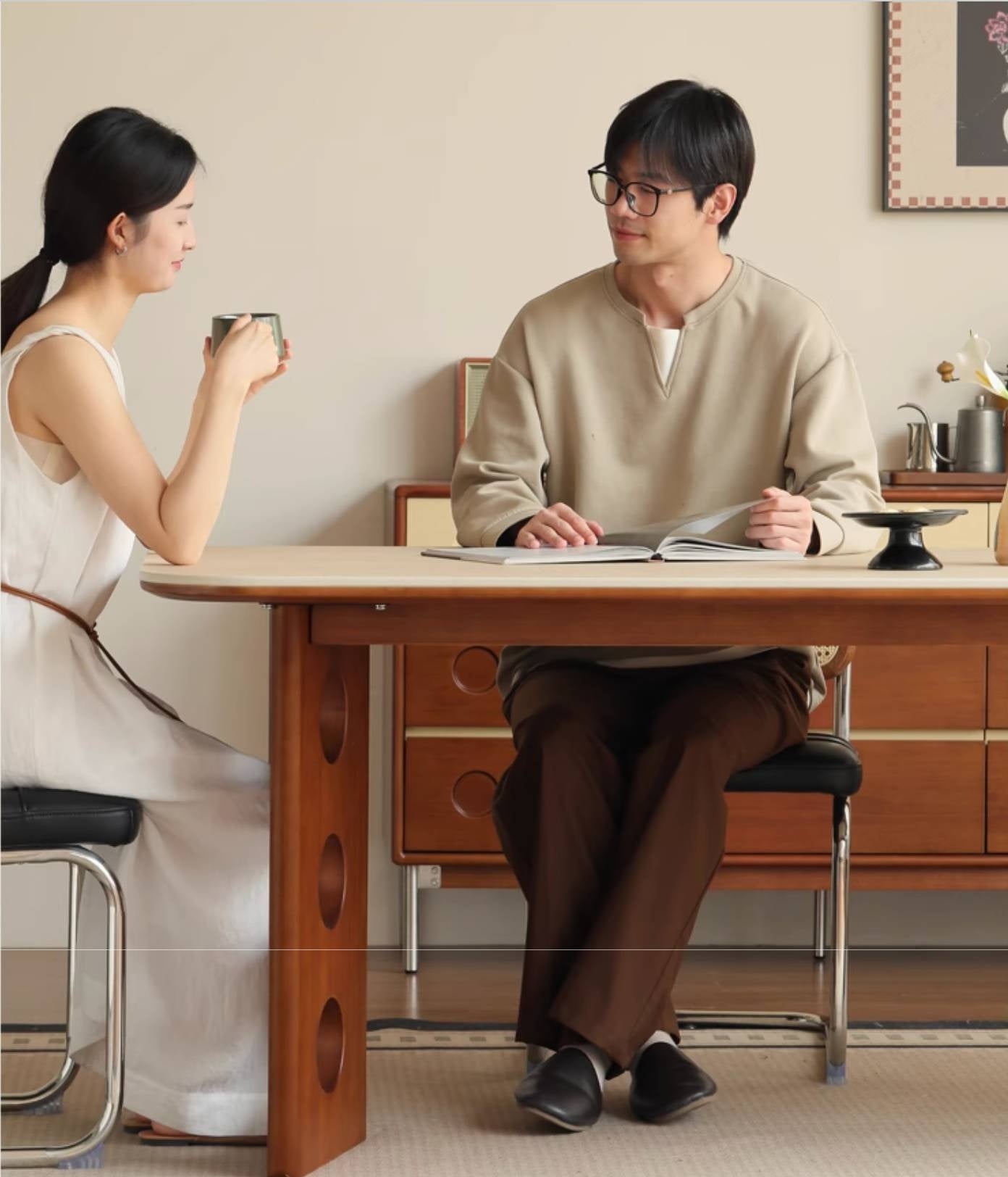 Poplar Solid Wood Medieval Style Rock Plate Dining Table