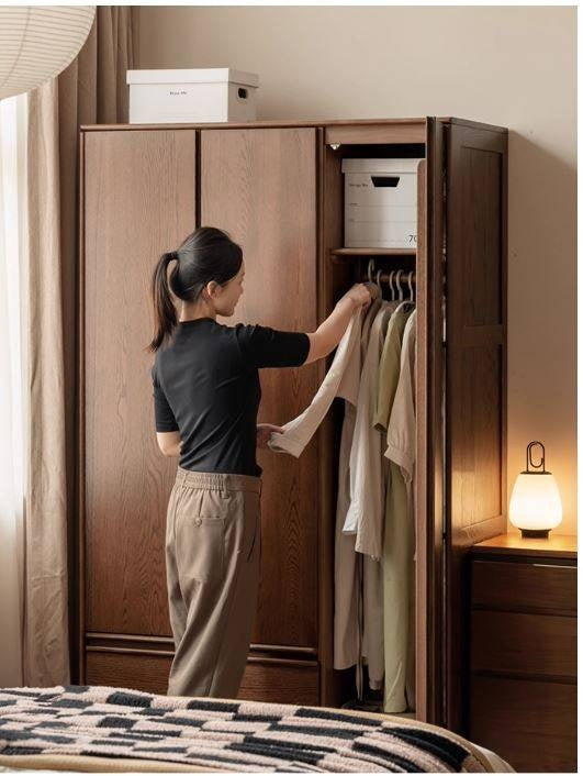 Oak Solid Wood Modern Off-Floor Wardrobe.