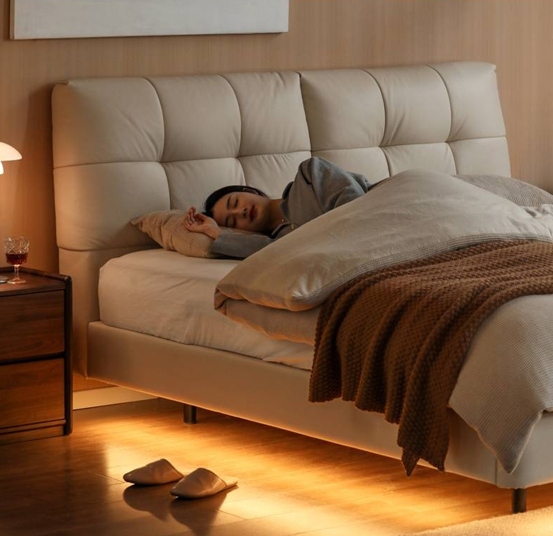 Genuine Leather Top Layer Cowhide Soft Suspension Bed with Lighting