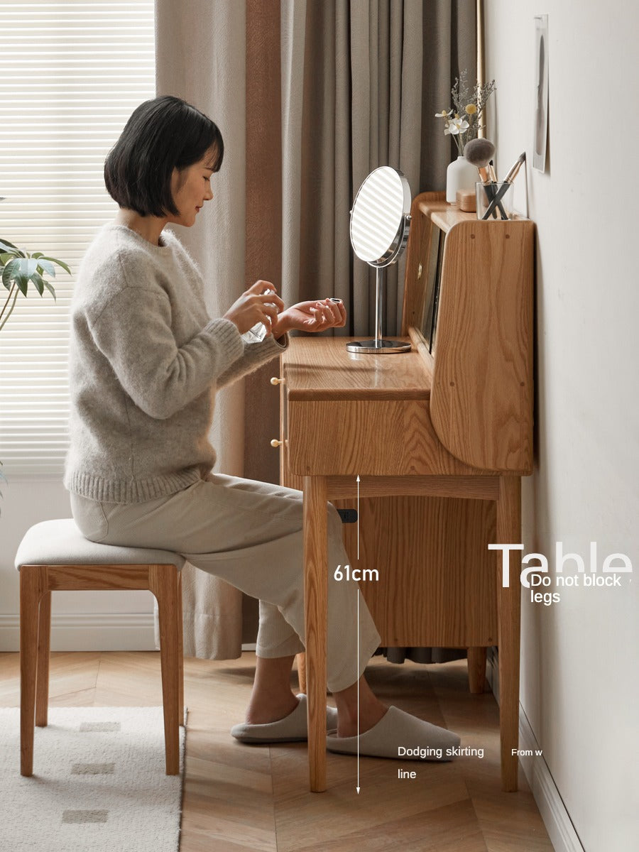 Oak Solid Wood Vanity Table Atmosphere With Lights.