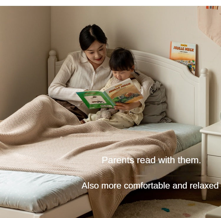 Rubber Wood Children's Bed American Cream Style.