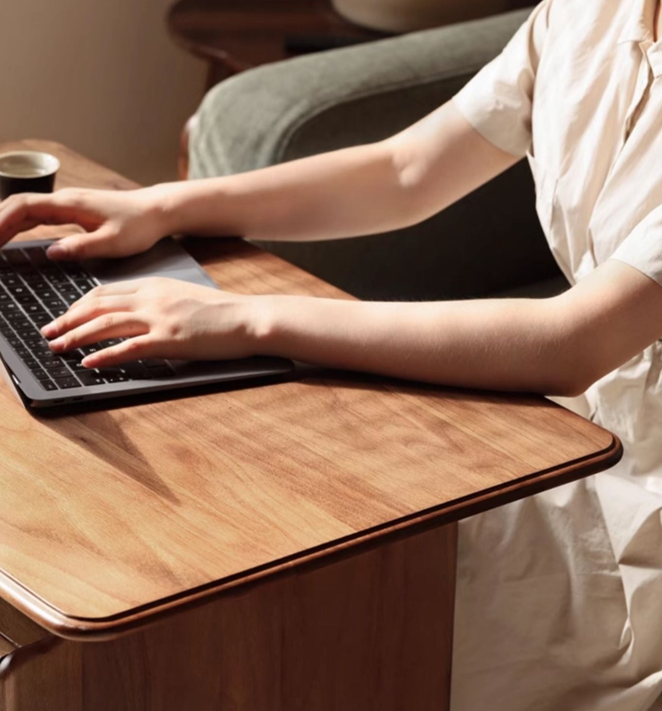 Ash, Black Walnut Solid Wood Mobile Coffee Cabinet