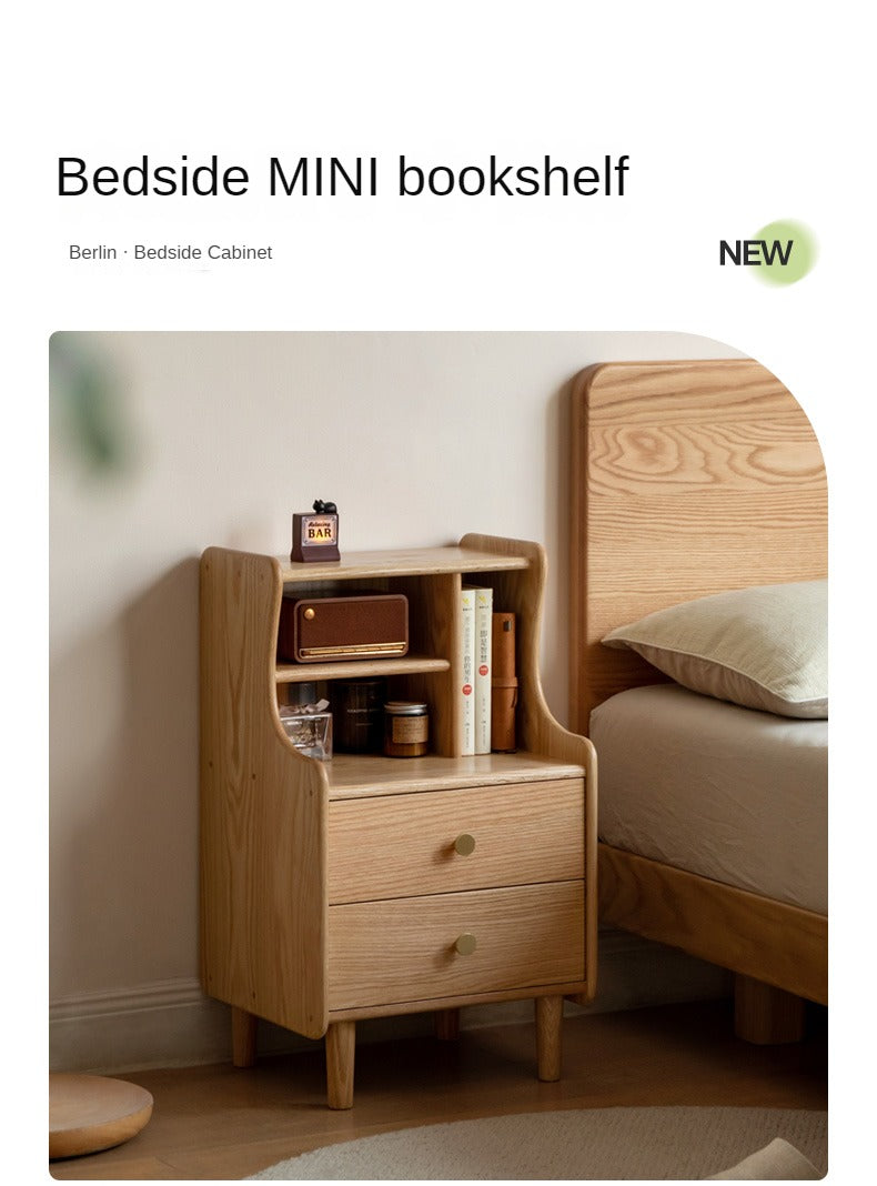 Oak Solid Wood Nightstand with Modern Minimalist Storage Design