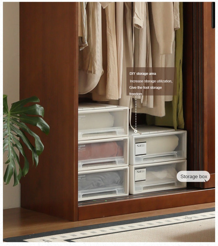 Poplar Solid Wood Wardrobe Retro Sliding Door Wardrobe.