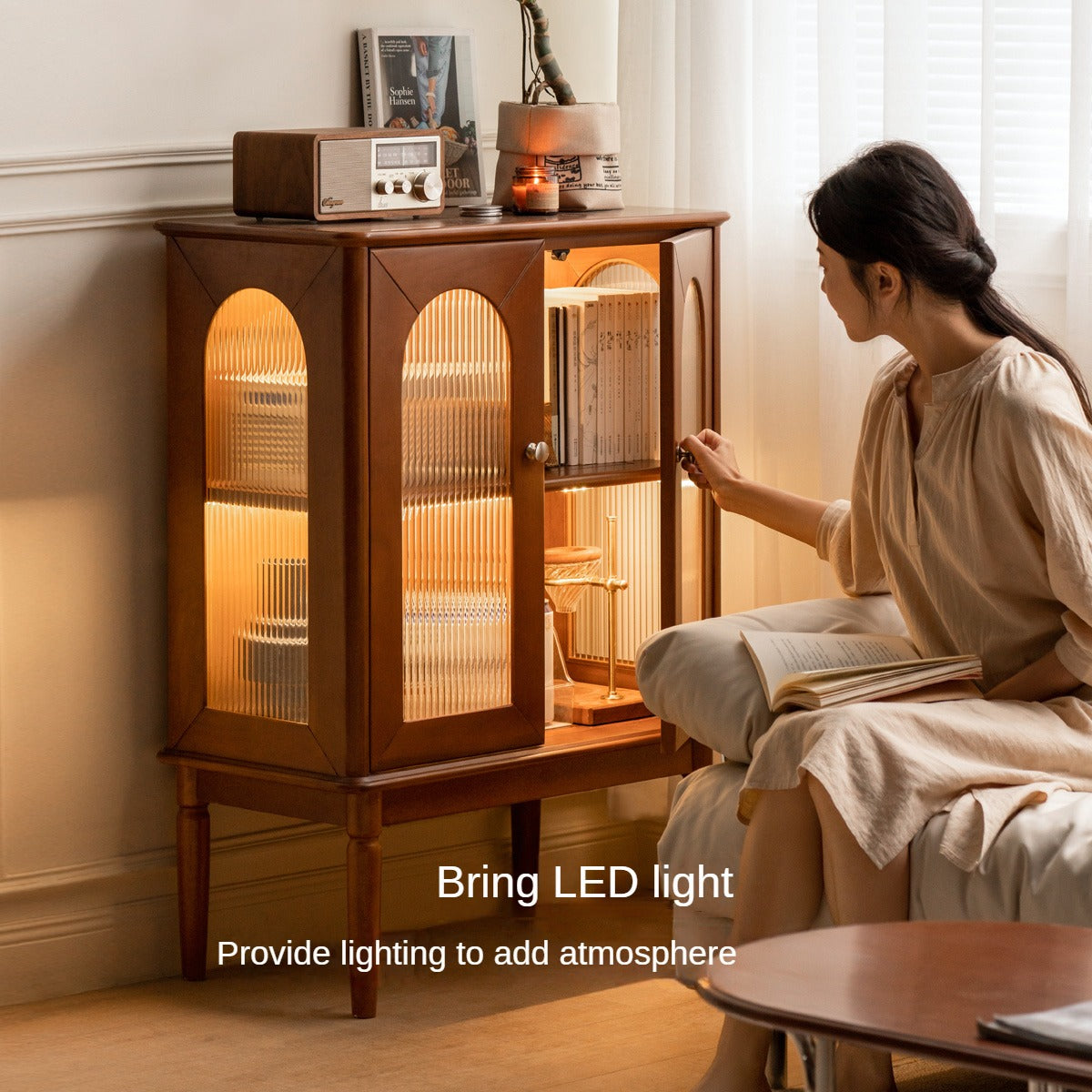 нет Poplar Solid Wood Side Cabinet French Retro Glass With Lights