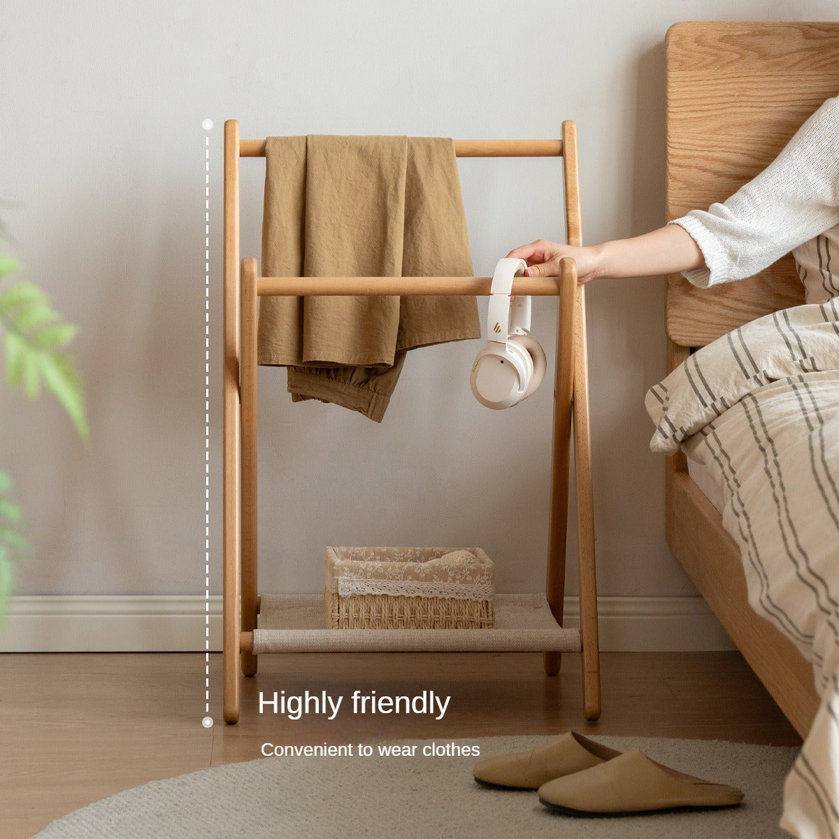 Beech solid wood clothes hanger