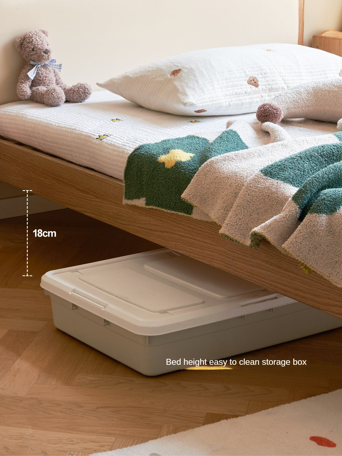 Oak solid wood children's bed with organic leather<