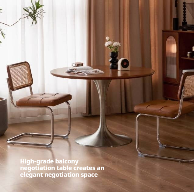 Poplar Solid Wood Antique Style Round Bauhaus Dining Table