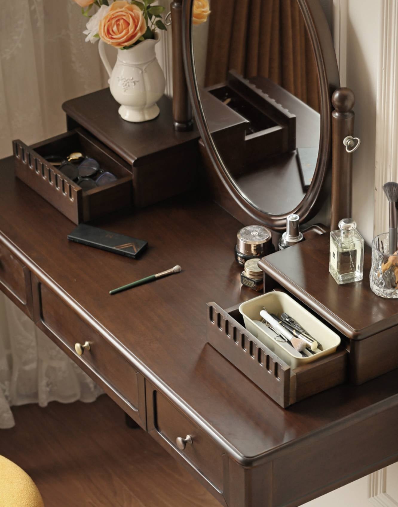 Poplar Solid Wood American Retro Style Vanity Table with Makeup Mirror